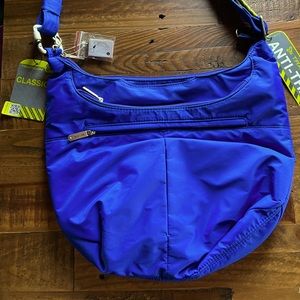 Travelon Anti Theft Classic NWT